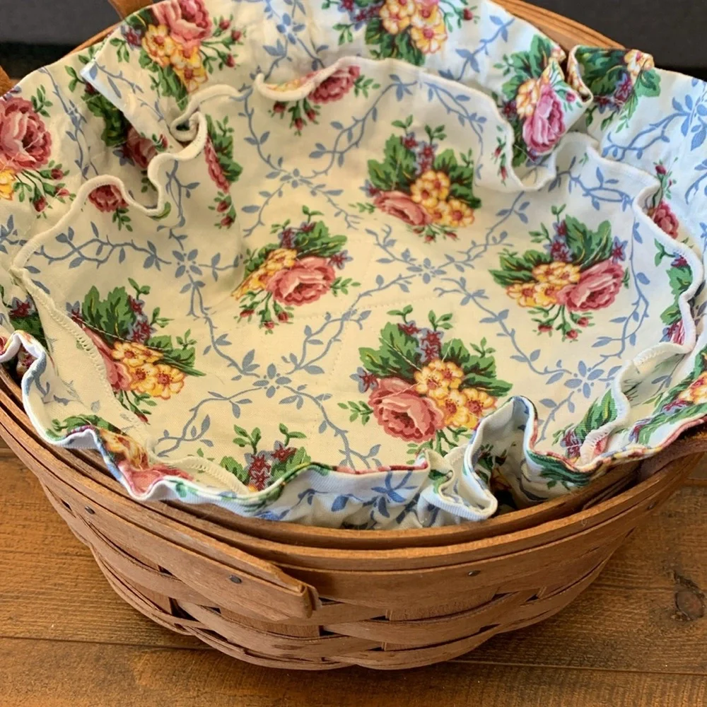 Longaberger 1992 Darning Basket with a Mother's Day Floral Liner.